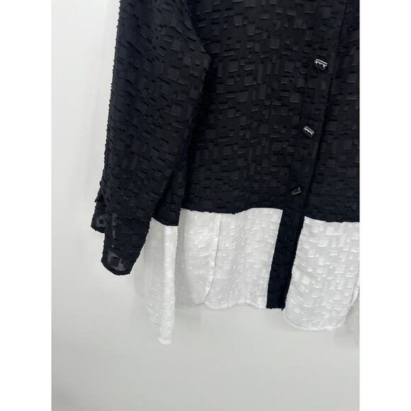 by JJ Black White Colorblock Button Down Blouse 3/4 Sleeve Textured Artsy Large - Picture 3 of 7